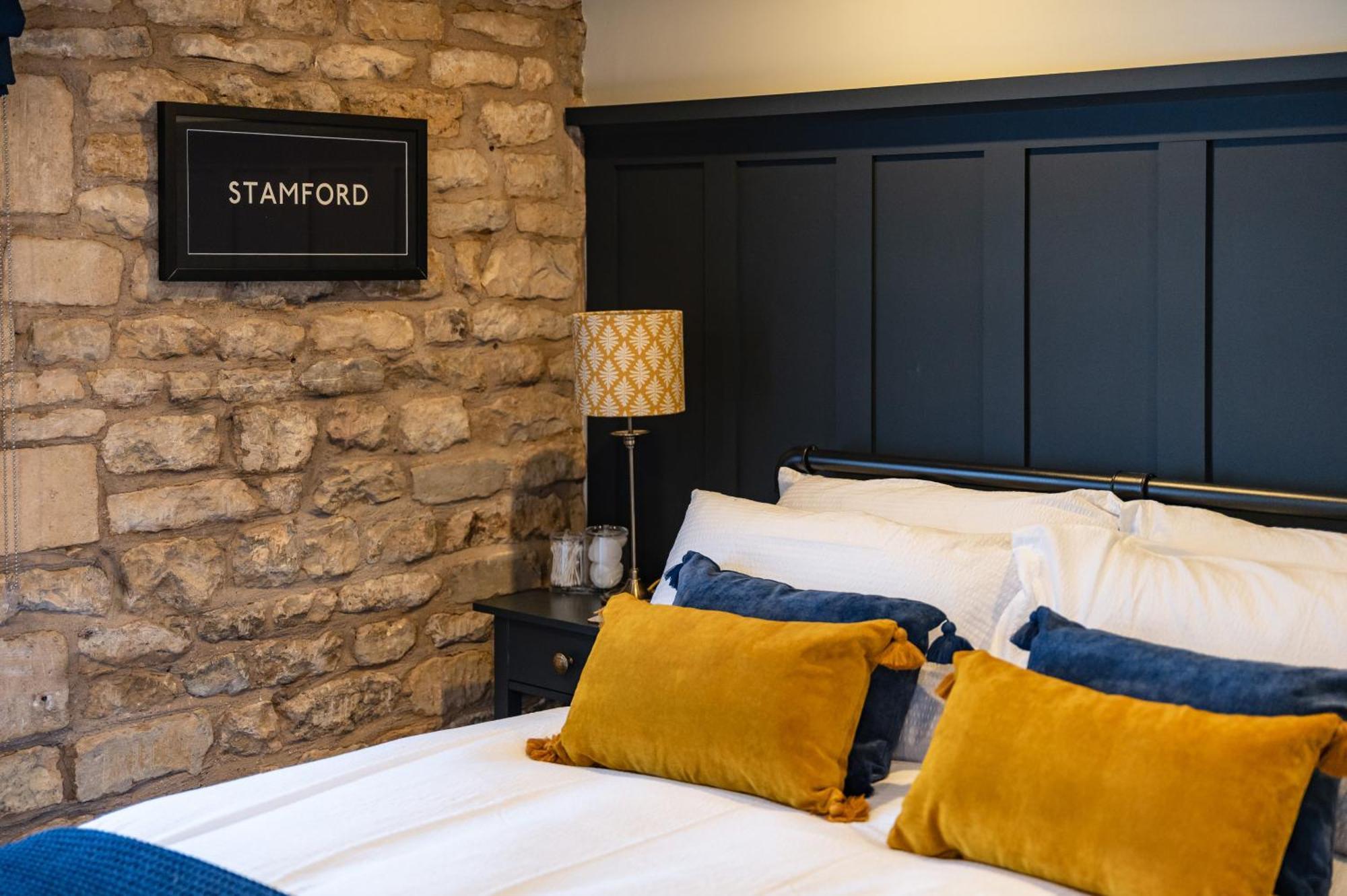 Luxury Town Centre Loft Apartment In Converted Granary Stamford Eksteriør bilde