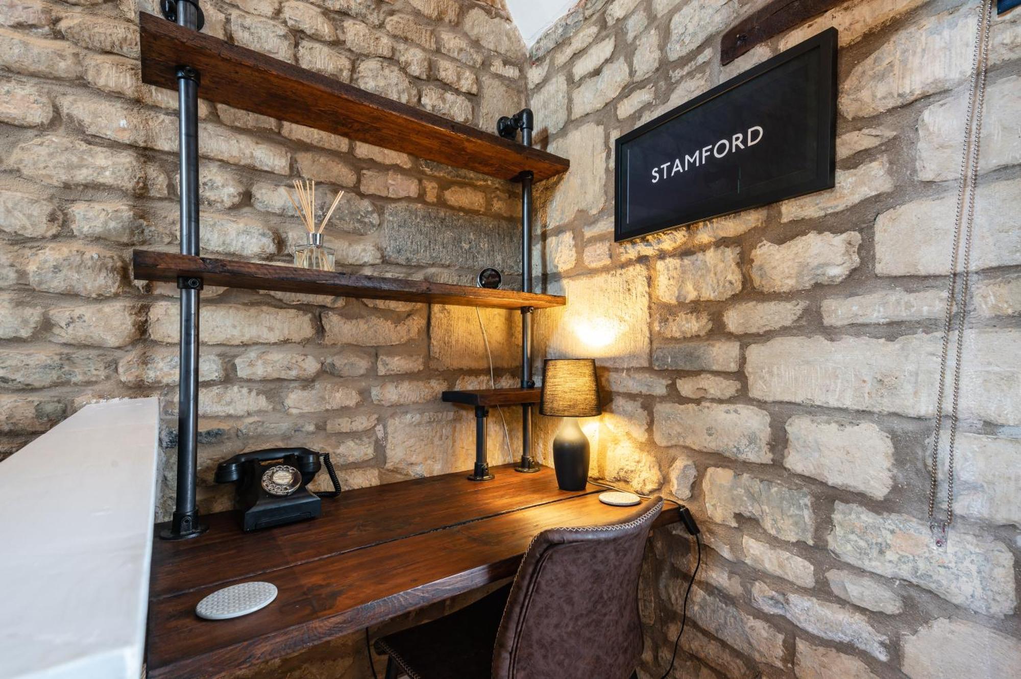 Luxury Town Centre Loft Apartment In Converted Granary Stamford Eksteriør bilde